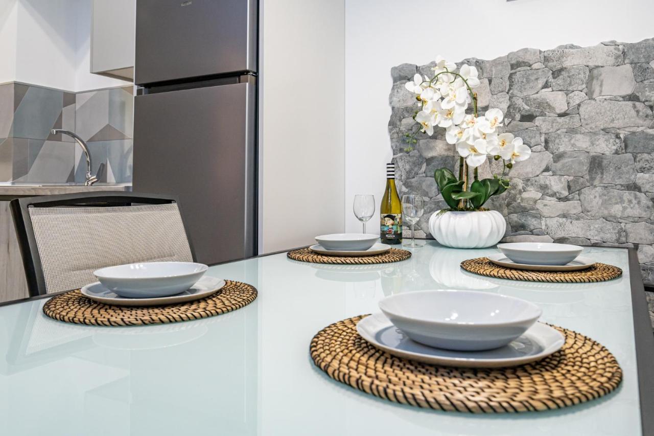 Exquisite Studio Apartment With An Original Design Valence Extérieur photo