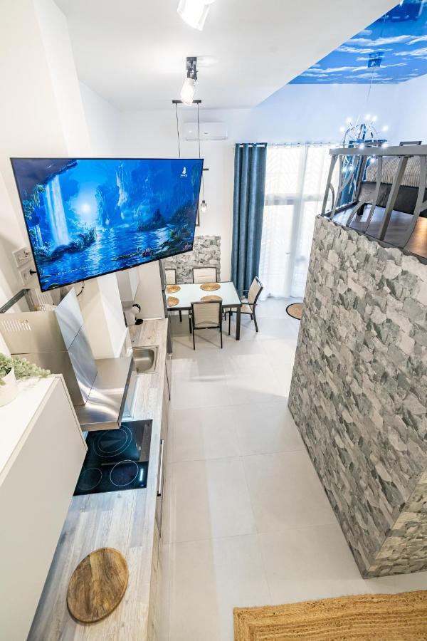 Exquisite Studio Apartment With An Original Design Valence Extérieur photo