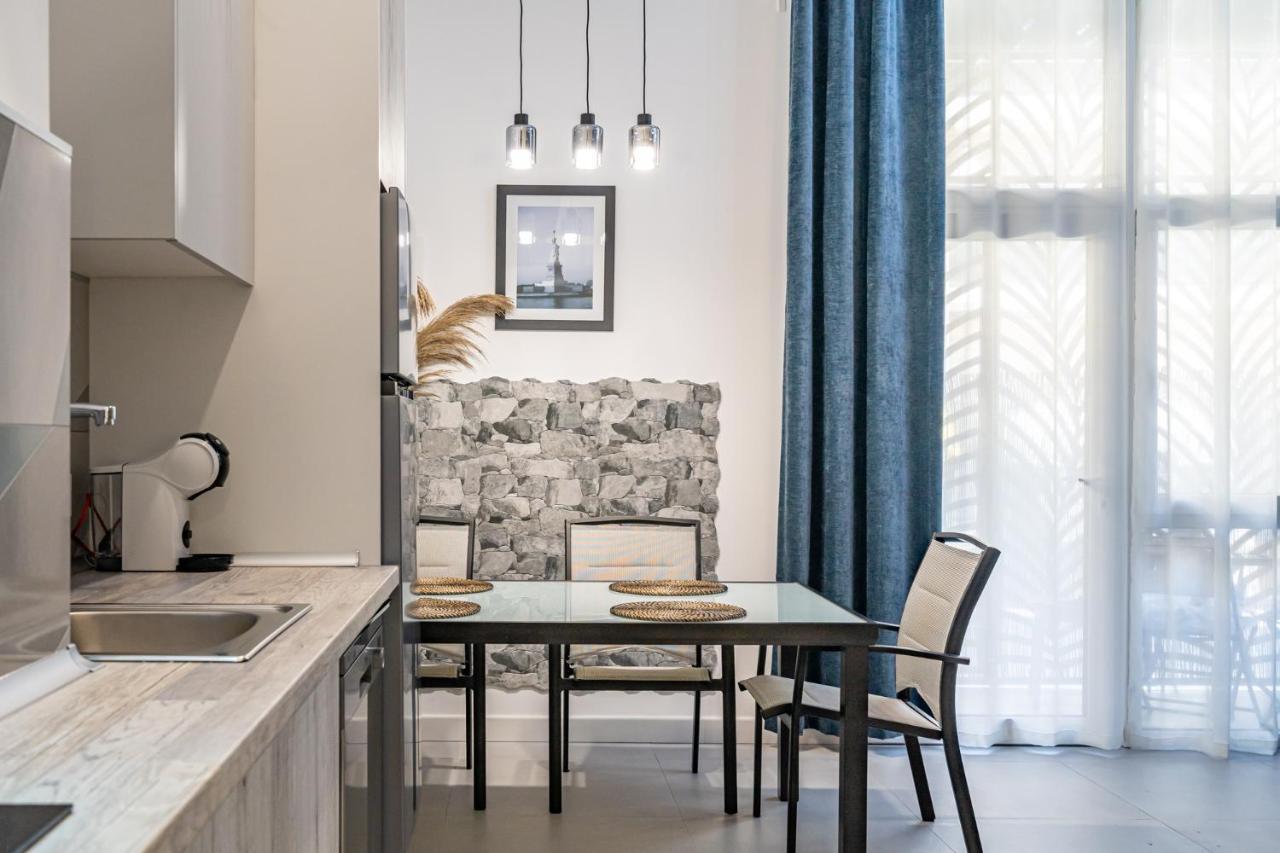 Exquisite Studio Apartment With An Original Design Valence Extérieur photo