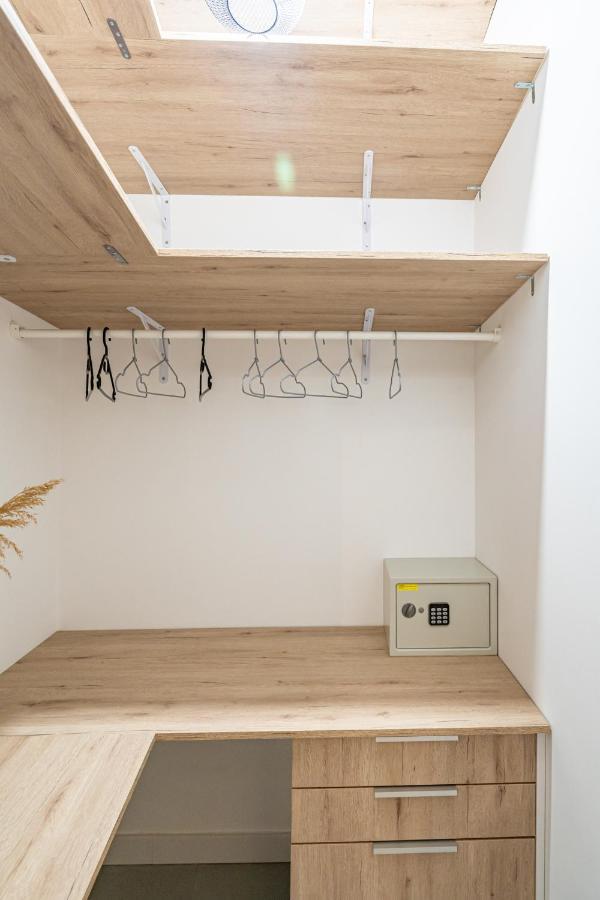 Exquisite Studio Apartment With An Original Design Valence Extérieur photo